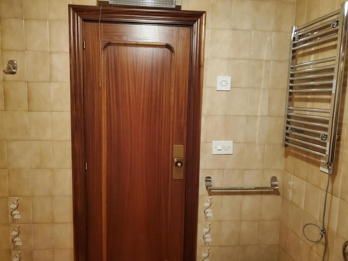 Classic Bedroom In The Center Of Alicante Exterior foto